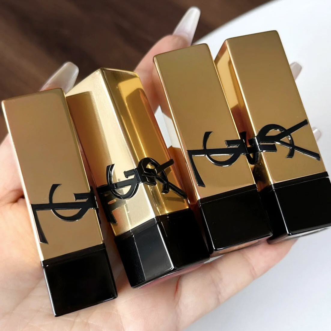 Son YSL Rouge Pur Couture Caring Satin Lipstick R4 Rouge Extravagance