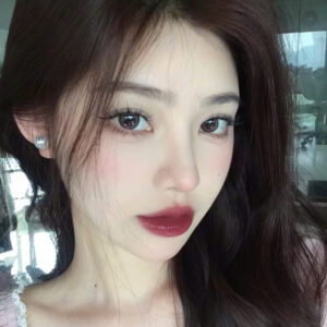Son Kem Chanel Le Rouge Duo Ultra Tenue Ultrawear Liquid Lip Colour 102 Milky Blueberry - Màu Đỏ Berry - Image 5