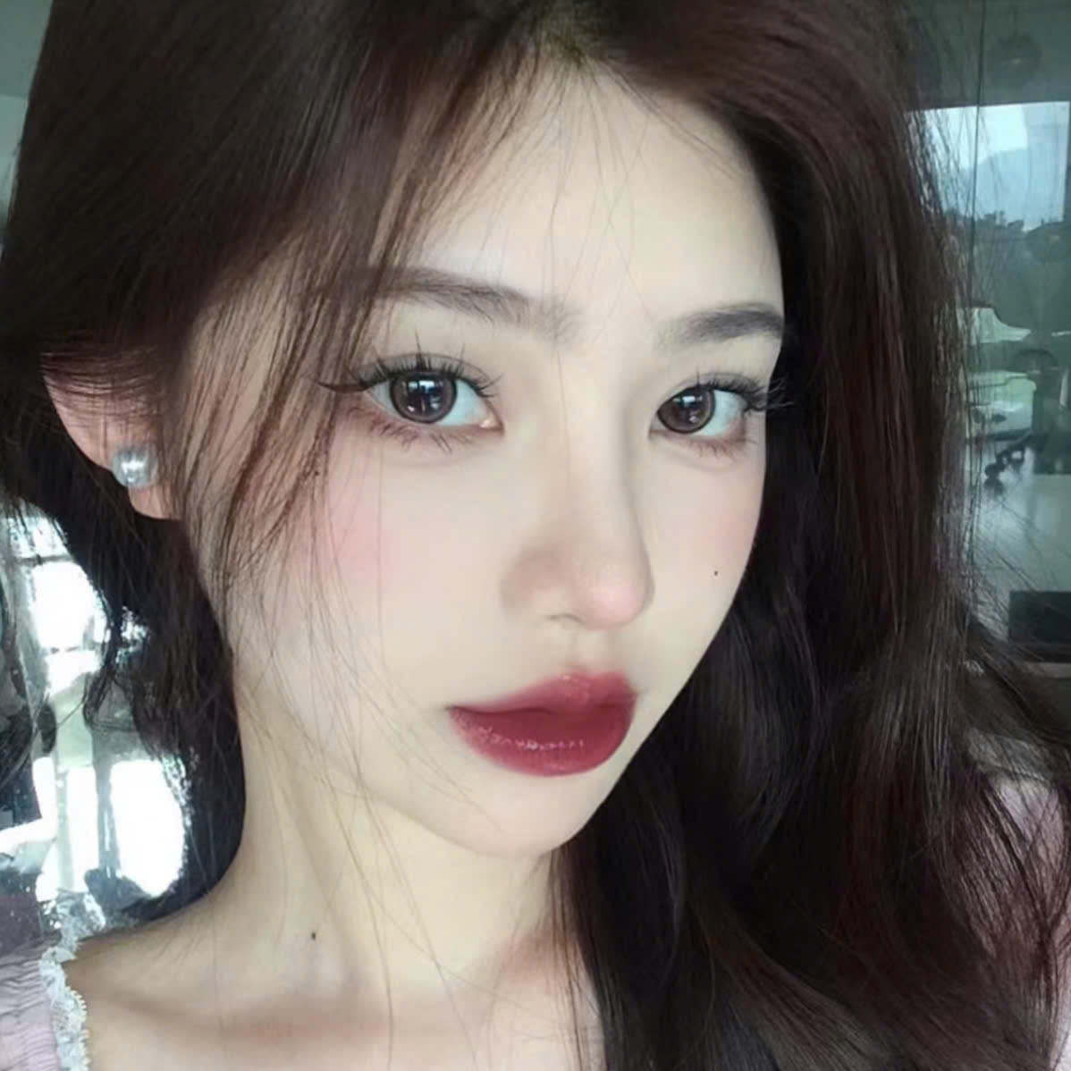 Son Kem Chanel Le Rouge Duo Ultra Tenue Ultrawear Liquid Lip Colour 102 Milky Blueberry - Màu Đỏ Berry - Image 5