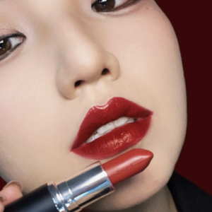 Son MAC Ximal Sleek Satin Lipstick 827 Dubonnet