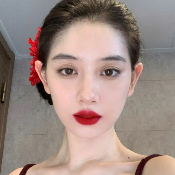 Son Lì Nars Powermatte Lipstick 132 Dragon Girl - Màu Đỏ Ruby - Image 3
