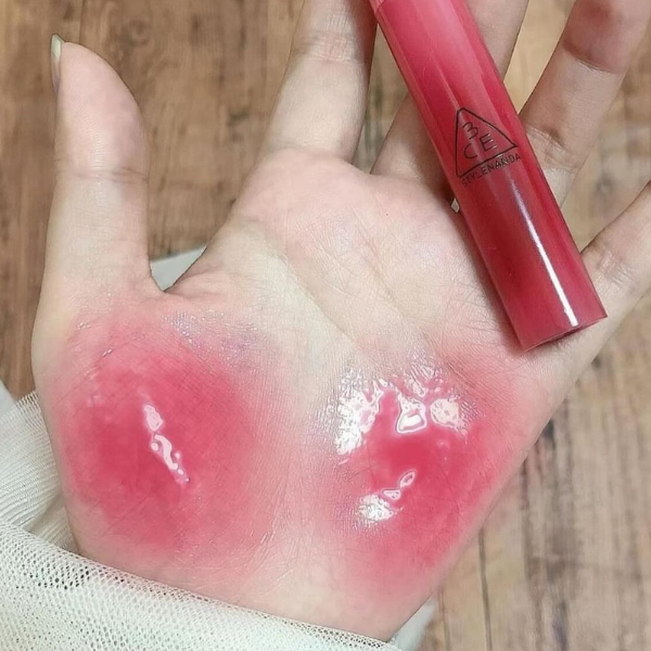 Son Bóng 3CE Drop Glow Gel Shy - Hồng Dâu - Image 4