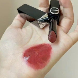Son Dior Rouge Dior On Stage Slim Lipstick 496 Berry Attitude Shine - Màu Đỏ Berry - Image 4
