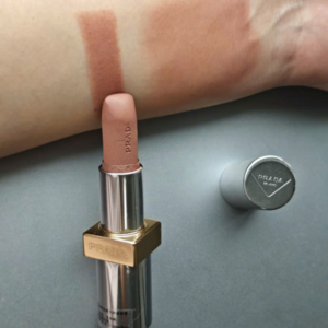 Son Prada Monochrome Hyper Matte Lipstick B01 Argile