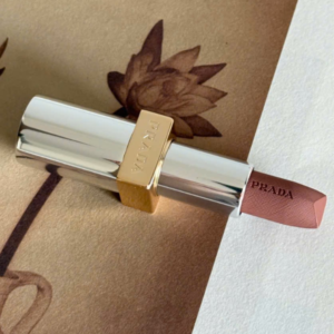 Son Prada Monochrome Hyper Matte Lipstick B01 Argile