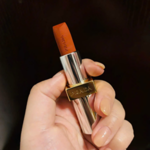 Son Prada Monochrome Hyper Matte Lipstick 077 Arancio - Màu Đỏ Cam Gạch - Image 6